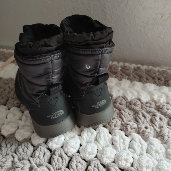 North Face Thermaball Boots - Picture 3 of 7
